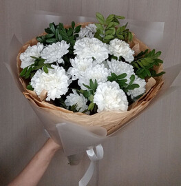 Белый с фисташкой