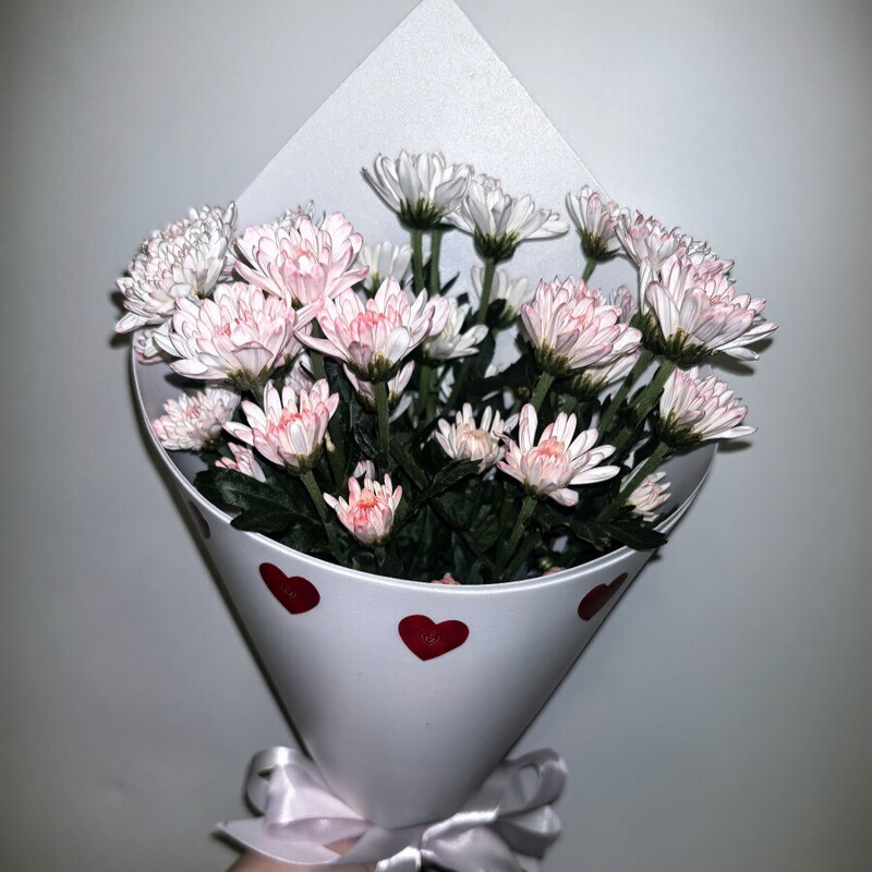 Букет- комплимент из 5 хризантем, букетик из хризантемы кустовой