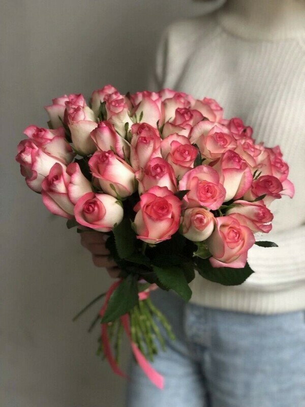 Buket 29 roz Dzhumiliya 50 sm, buket 29 roz dzhumiliya 50 sm