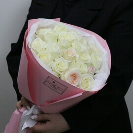 Букет белых роз