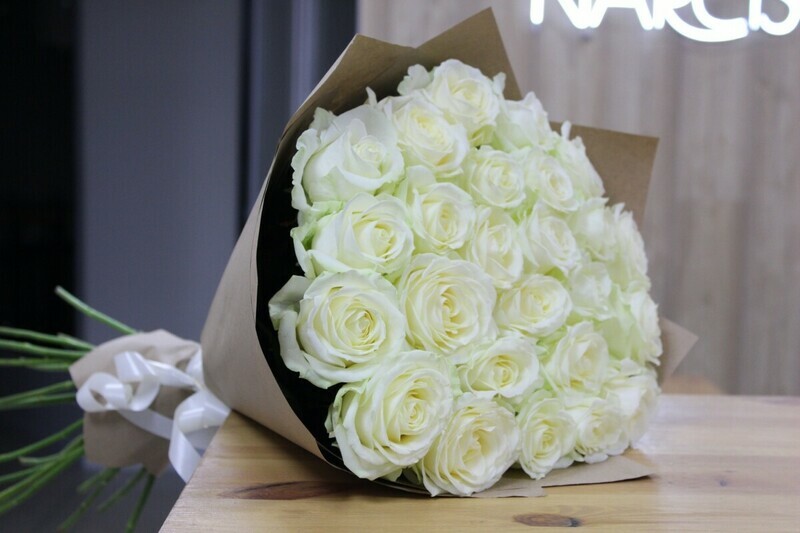 25 белые розы, стандартный