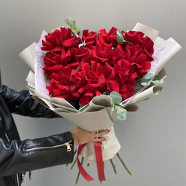 Buket krasnih frantcuzskih roz 11sht