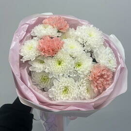 Красивый букет хризантема диантус