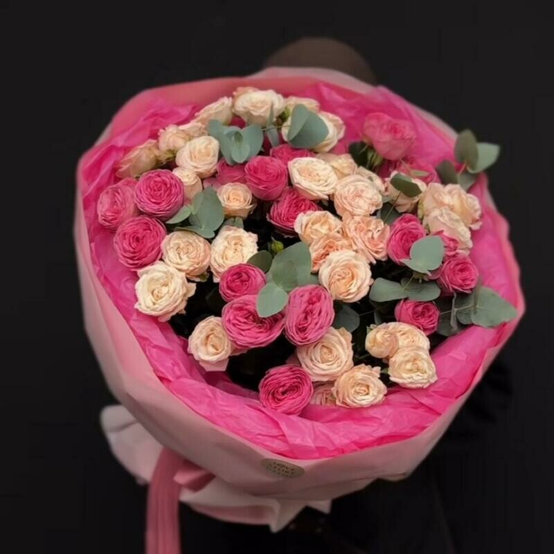 Pionovidnie rozi v nezhnoj upakovke, standart