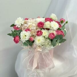 Коробка цветы розы хризантема