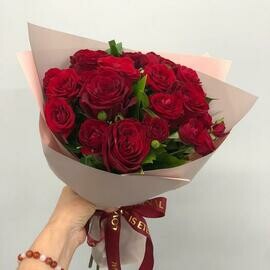 Цветы букет красная роза кустовая роза