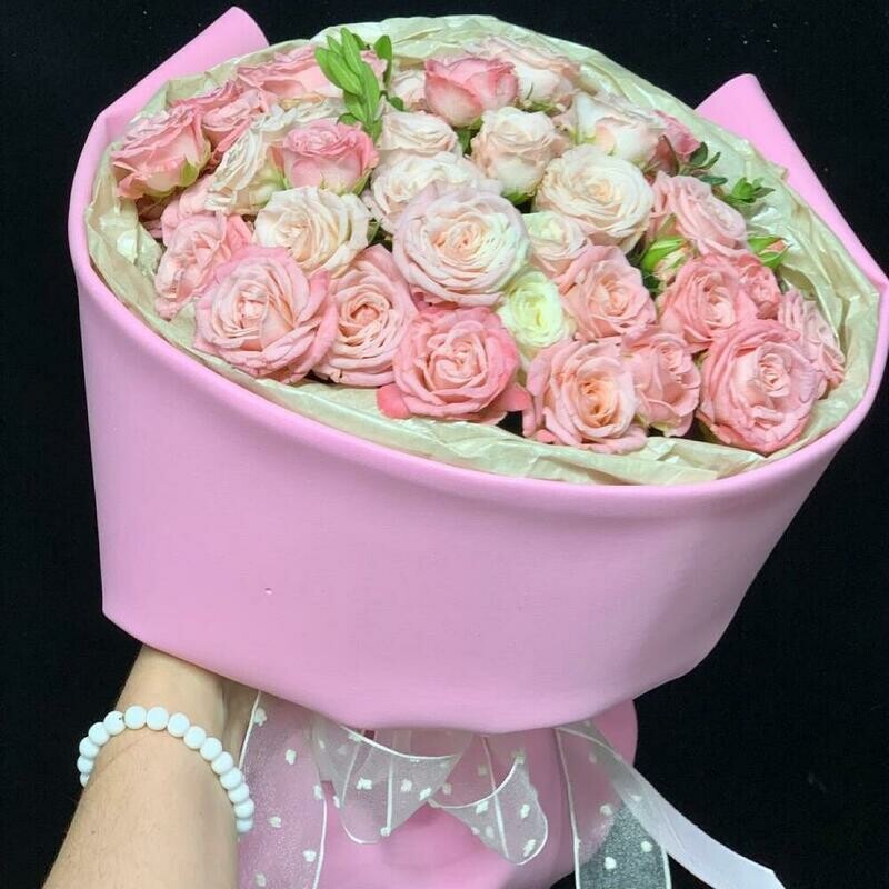 Buket iz pionovidnih roz bombastik, standart