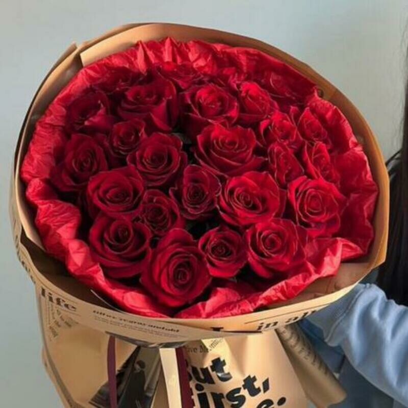 TCveti krasnih rozi, standart