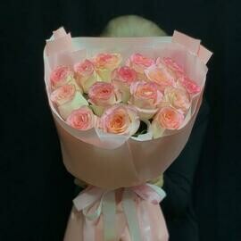 TCveti buket roza dzhumilya