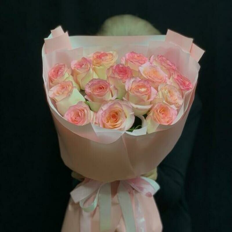 TCveti buket roza dzhumilya, standart