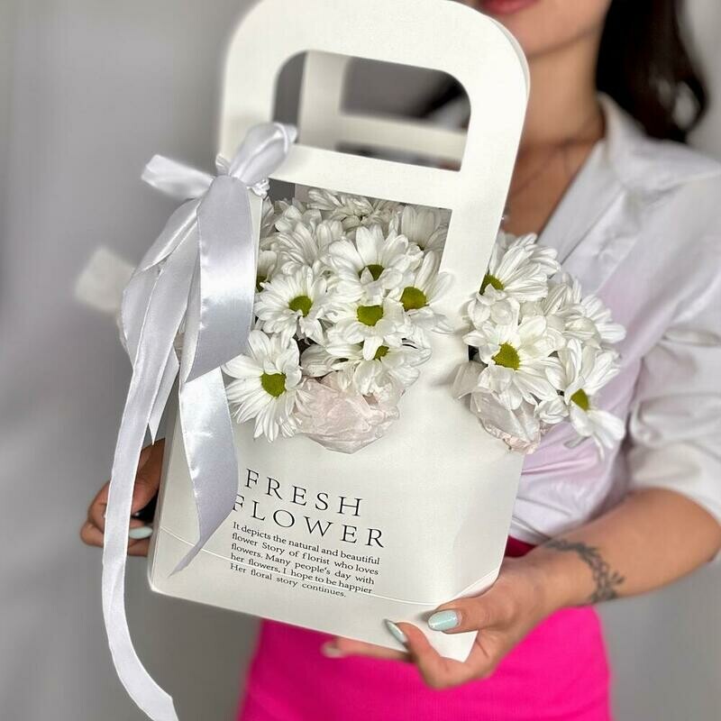 Ромашки в сумочке стойкий и милый подарок, стандартный