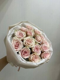  Bouquet of 15 roses Powder
