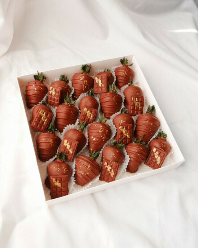 Набор клубника в шоколаде 16-20 ягод "Эйфория", стандартный