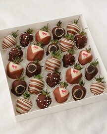 Nabor «Trio» s klubnikoj v shokolade, 14-16 krupnih yagod