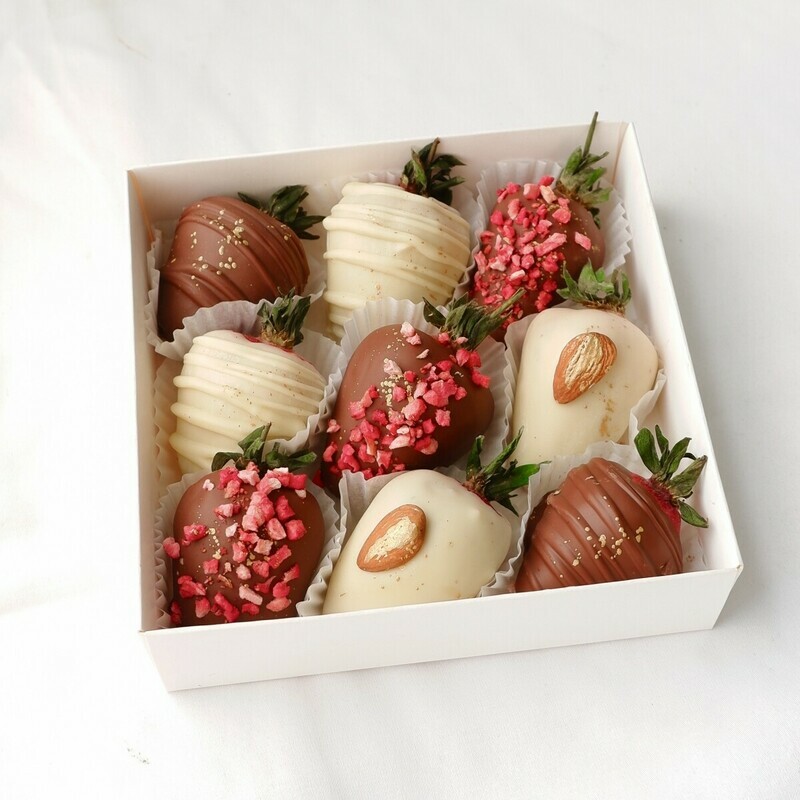 Набор клубника в шоколаде 6-9 ягод с сублиматами, стандартный