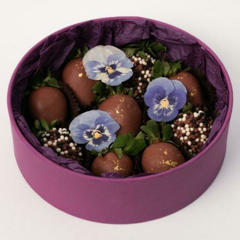 SHajba s klubnikoj v shokolade 9 yagod, standart