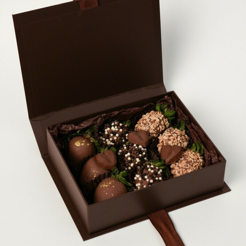 Nabor s klubnikoj v shokolade "Blazhenstvo", standart