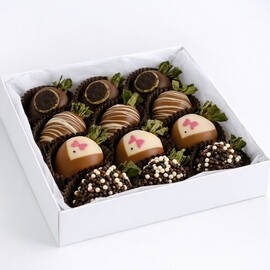 Nabor «Trio» s klubnikoj v shokolade, 12-16 yagod