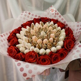 Buket "Super Gigantishe" s klubnikoj v shokolade