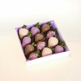 Набор «Весна» с клубникой в шоколаде, 12-16 ягод