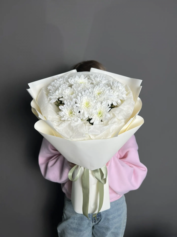 Buket iz kustovih belih hrizantem, buket iz kustovih belih hrizantem