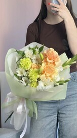 Букет сборный с гладиолусами