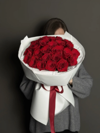 Букет из 25 красных роз