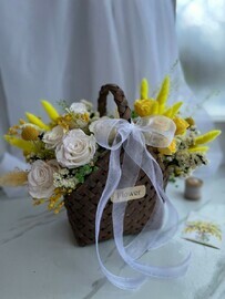 Стабилизированные розы, букет из сухоцветов , композиция в корзине,розы,подарок