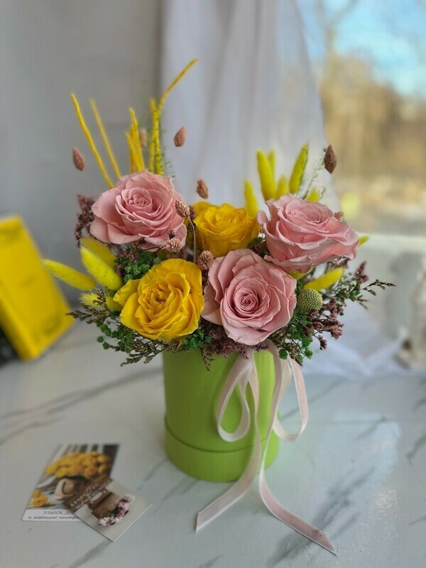 Цветы в коробке, розы, букет из сухоцветов, стабилизированные цветы, стандартный