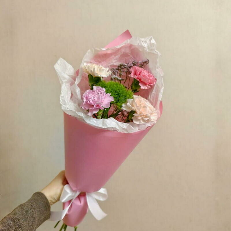 Оригинальный букет из диантусов и лимониума, премиум