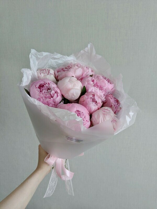 Roskoshnij buket pionov, premium