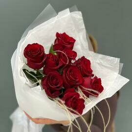 Букет из 9 красных роз «счастье» 