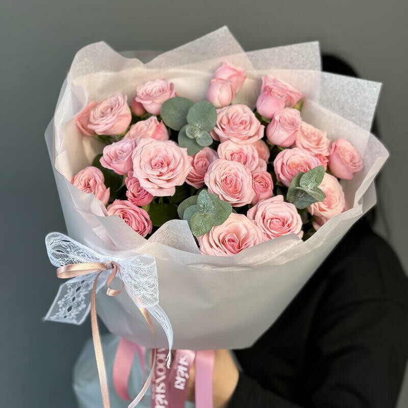 «Принцесса Диана» кустовые пионовидные розы с бантиком, стандартный