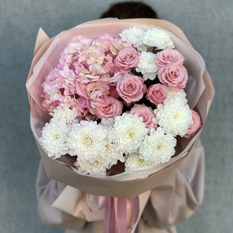 Авторский букет «Розовое облако» с кустовыми розами, стандартный