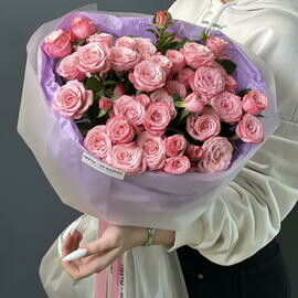 Шикарный букет с кустовой розой 9