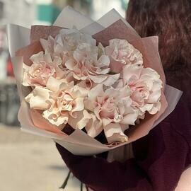 Монобукет с розами 7 