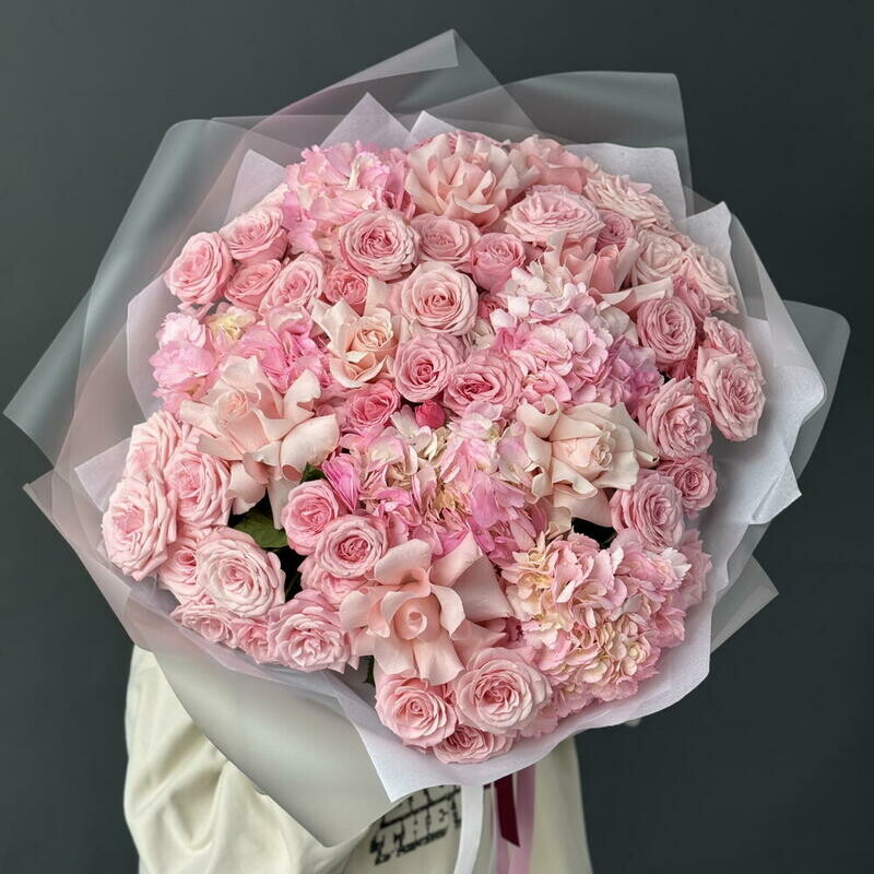 Vau-buket s kustovimi rozami bert-nest, standart