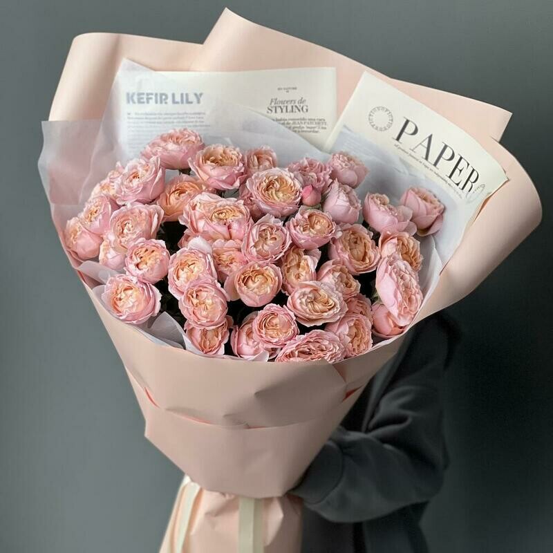 Гигантский букет кустовых роз Джульетта, стандартный