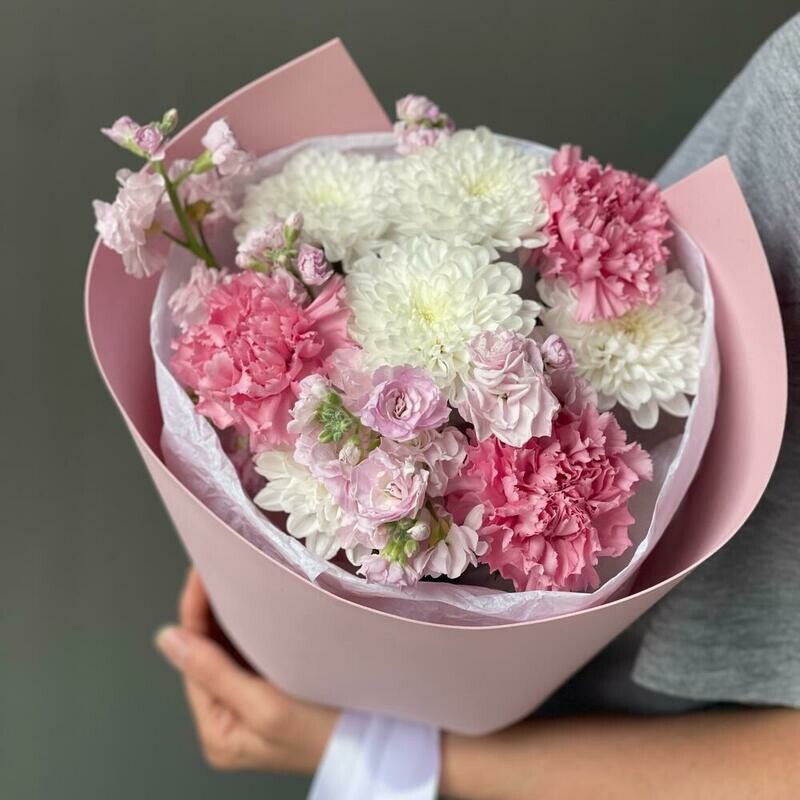 Сборный букет с Хризантемой и Маттиолой, стандартный