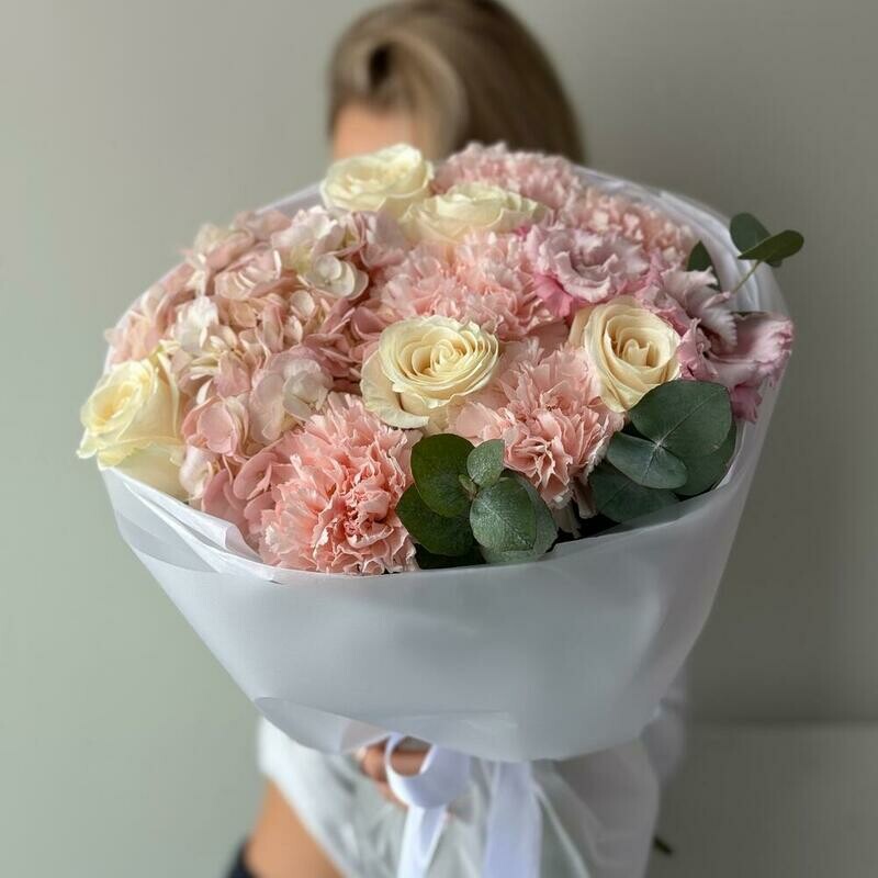 Нежный букет с розами, стандартный