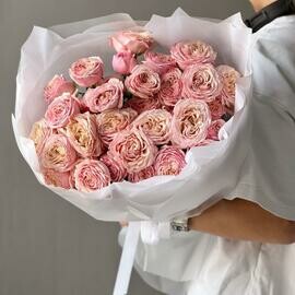 Nezhnij buket iz kustovih roz