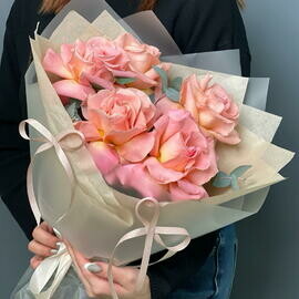 Милый букет с французскими розами