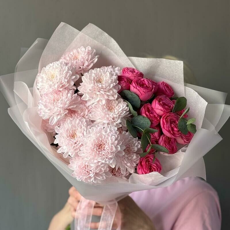 Дуо-букет из премиальной кустовой розы и хризантемы, стандартный