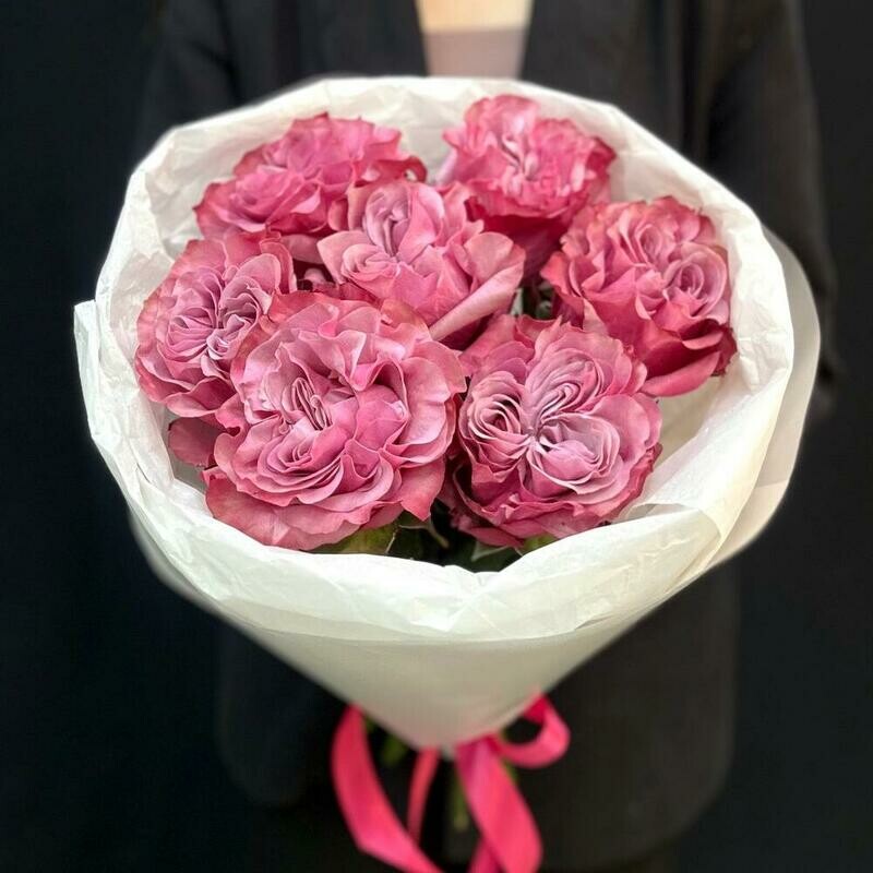 Buket rozovie pion rozi 7 sht, buket rozovie pion rozi 7 sht