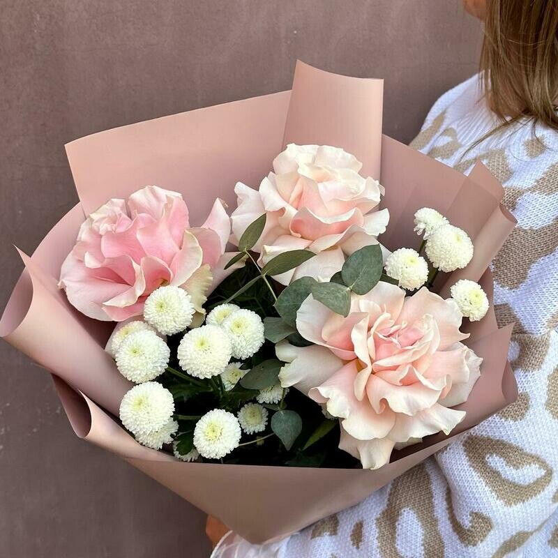 Французские розы с хризантемой, стандартный