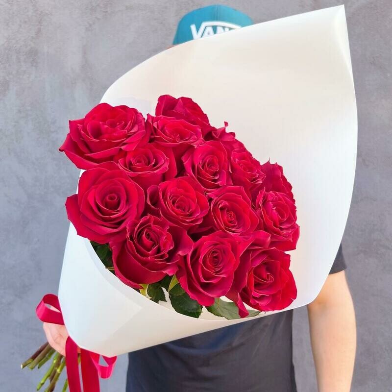 Buket iz 15 krasnih roz Ekvador Eksplorer, buket iz 15 krasnih roz ekvador eksplorer