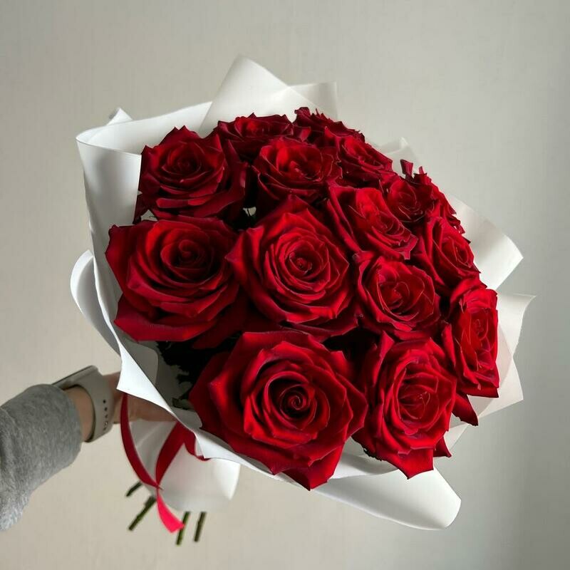 Букет из 15 красных роз, букет из 15 красных роз