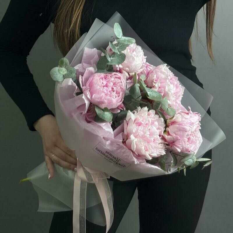 Пионы с эвкалиптом, стандартный