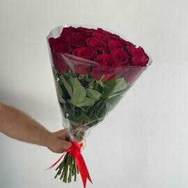 Монобукет из 21 красной розы 50см 4 тыс. Оценок о т