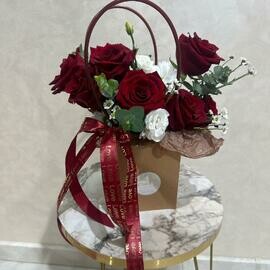 Цветы в коробке